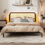 Lit plateforme Queen avec tête de lit LED et détails en rotin | Bois de pin | Pas besoin de sommier tapissier