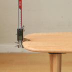 Table basse en chêne massif avec étagère de rangement inférieure | Conception à 2 niveaux | Finition non toxique | Salon