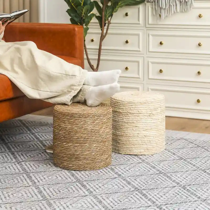 Pouf ottoman tressé main en massette naturelle, lot de 2 | Cadre en bois | 136 kg | 30 cm de diamètre | Polyvalent
