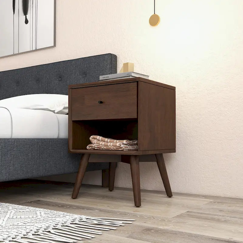 Table de chevet en noyer de style Mid-Century Modern